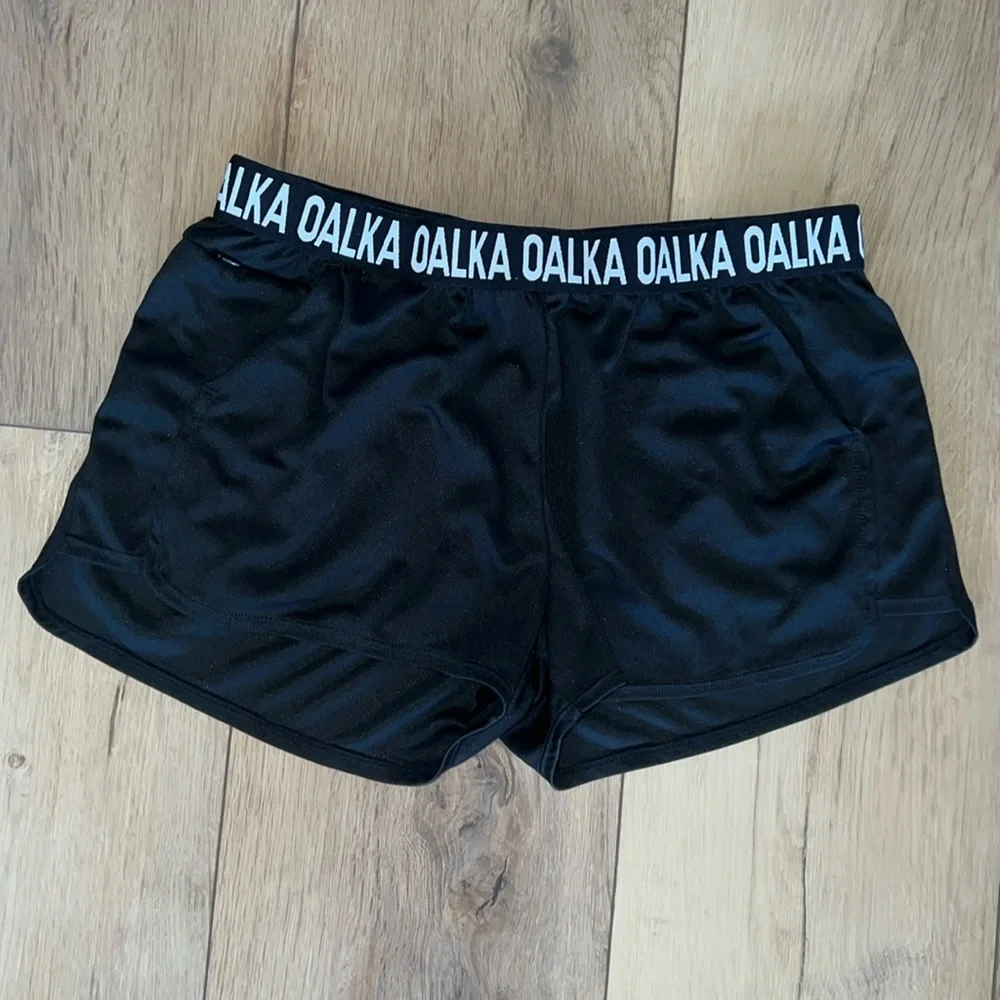 Athletic shorts - Picture 1 of 5